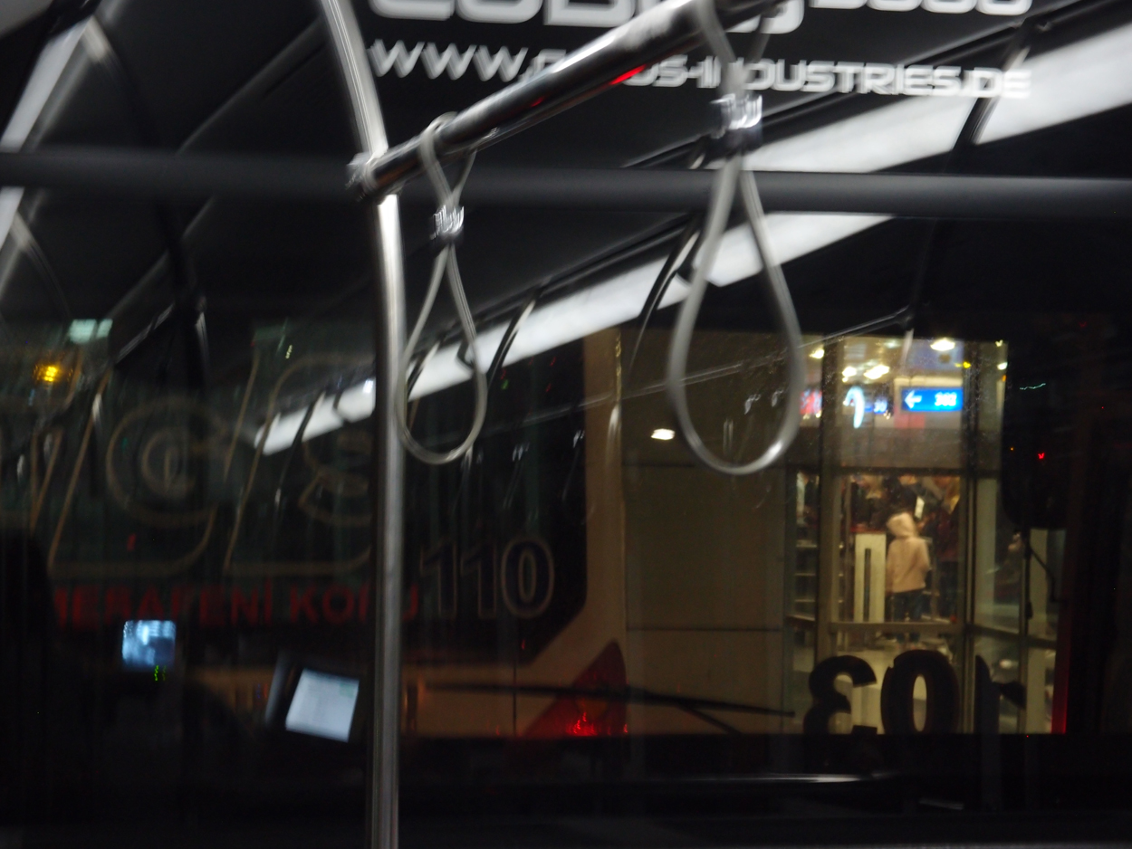 2018-01-13 1 Uhr - Sabiha Gökçen Istanbul Flughafen (Im Bus) (Audio, Foto) 